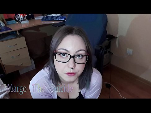 ❤️ Ragazza sexy con gli occhiali succhia il dildo profondamente sulla macchina fotografica ❌ Fottutaal it.masseffect1.ru ❌❤