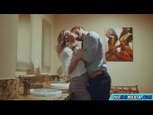 ❤️ Quando una bionda formosa ti seduce in un bagno pubblico ❌ Fottutaal it.masseffect1.ru ❌❤
